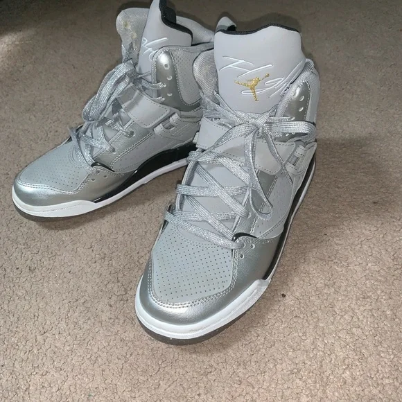 🔥Nike Air Jordans🔥 - Picture 1 of 8